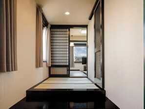 Phòng kiểu Nhật, không hút thuốc, góc | Bộ đồ giường cao cấp, bàn, khu vực làm việc phù hợp cho laptop 