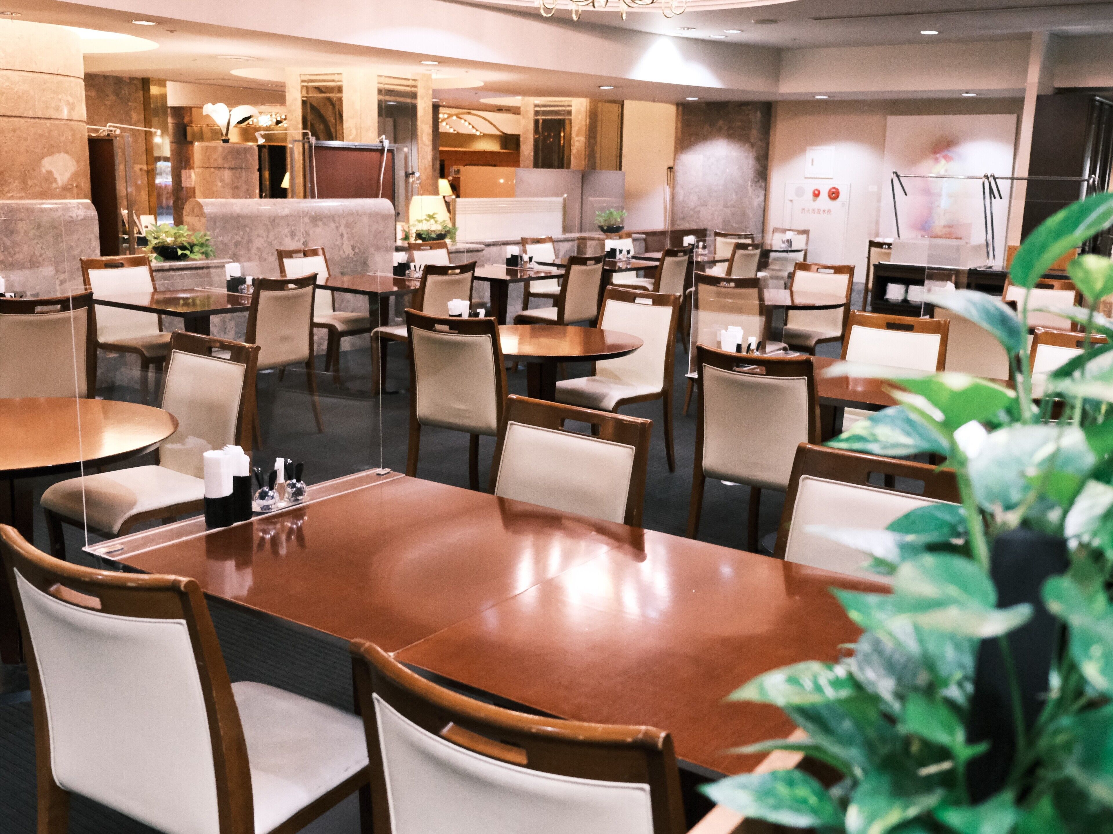 Petit déjeuner buffet servi tous les jours en supplément