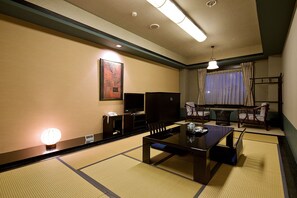 xx Traditional Room, Non Smoking (Japanese-Style) | Living room