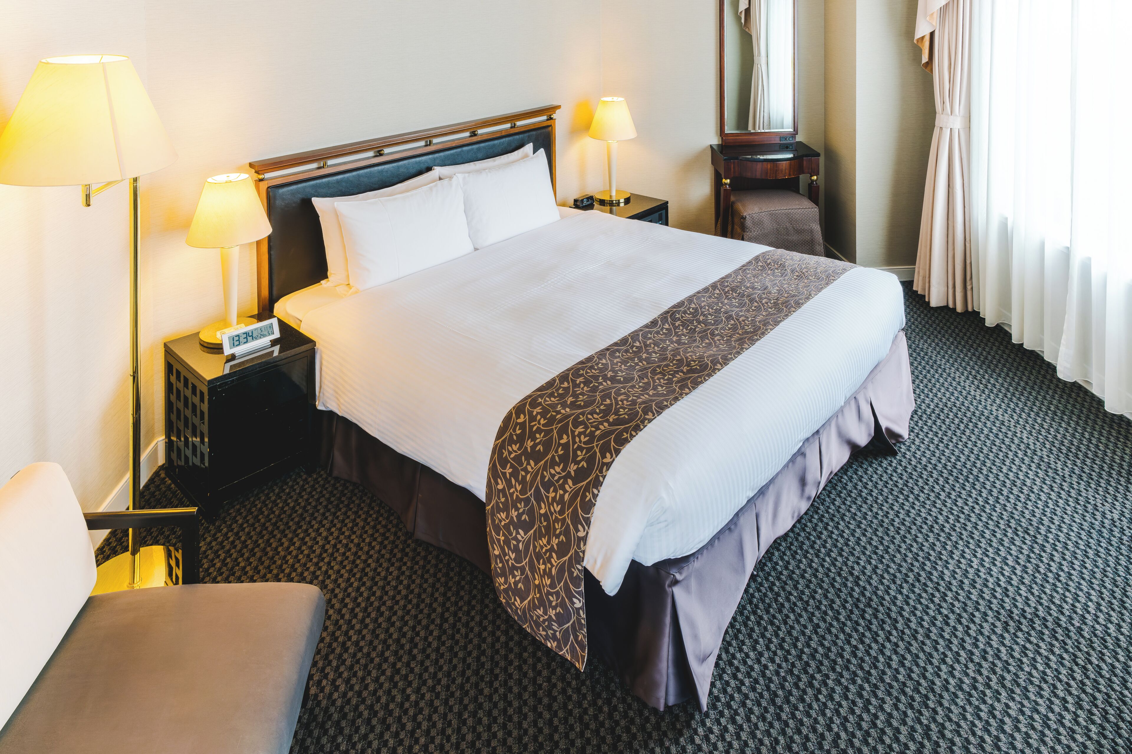 Double Room, 1 King Bed, Non Smoking, Corner | Premium bedding, desk, laptop workspace, iron/ironing board