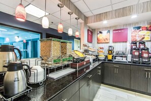 Café da manhã com buffet grátis