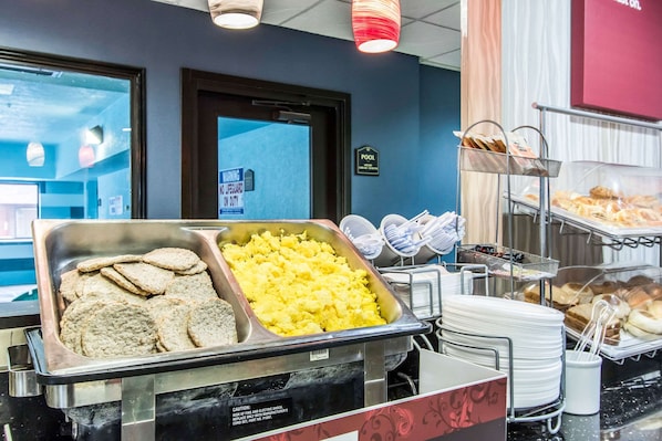 Free buffet breakfast 