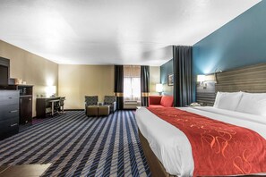 Suite, 1 King Bed with Sofa bed, Accessible, Non Smoking | Desk, iron/ironing board, free cribs/infant beds, free rollaway beds - Comfort Suites Fairgrounds West (Oklahoma City)