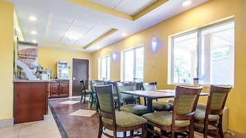 Ilmainen mannermainen aamiainen