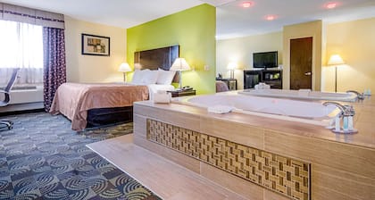 Quality Inn & Suites Glenmont - Albany South
