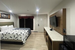 Suite, 1 cama de matrimonio, no fumadores | Tabla de planchar con plancha, wifi gratis, ropa de cama