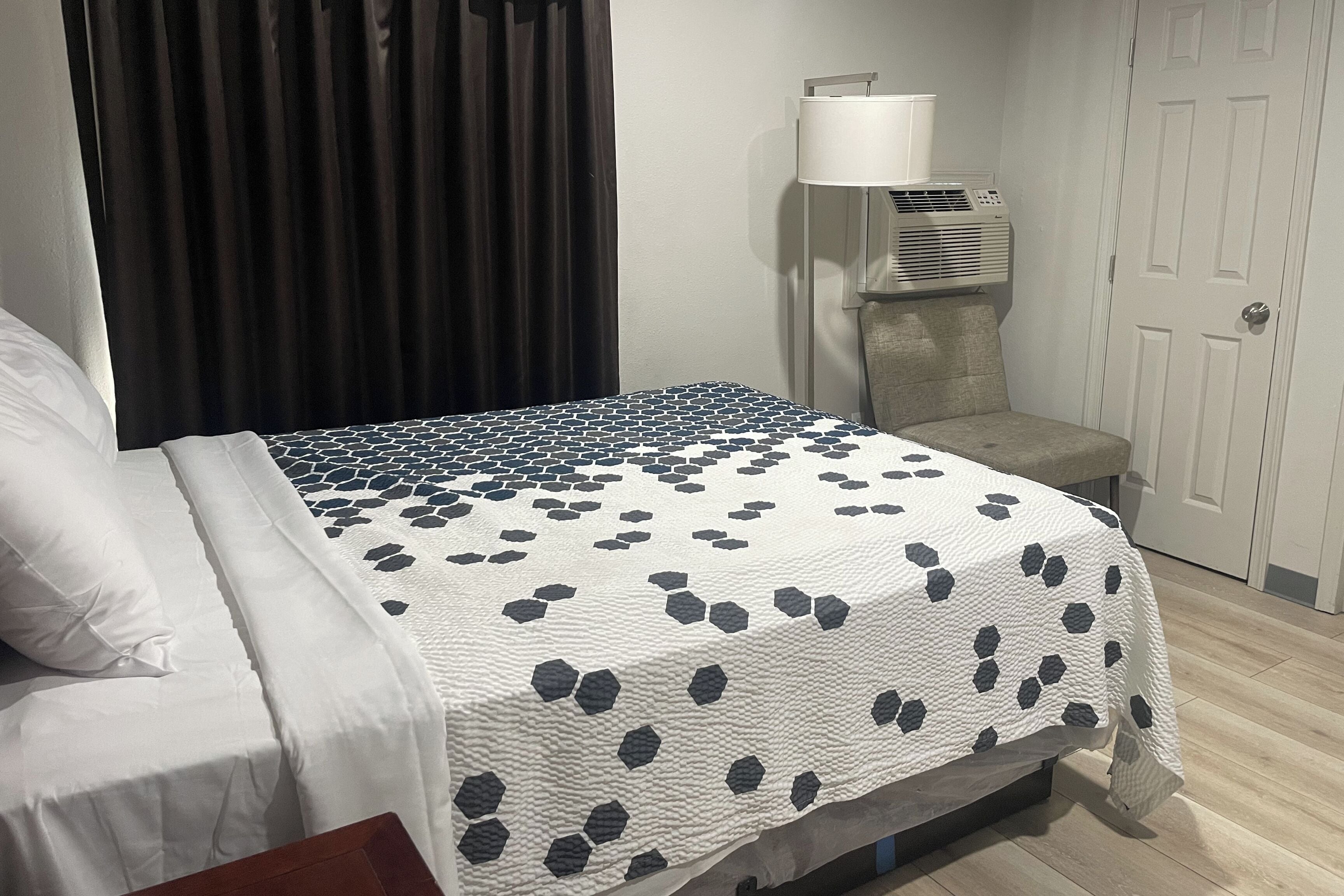 Chambre, 1 grand lit, non-fumeur