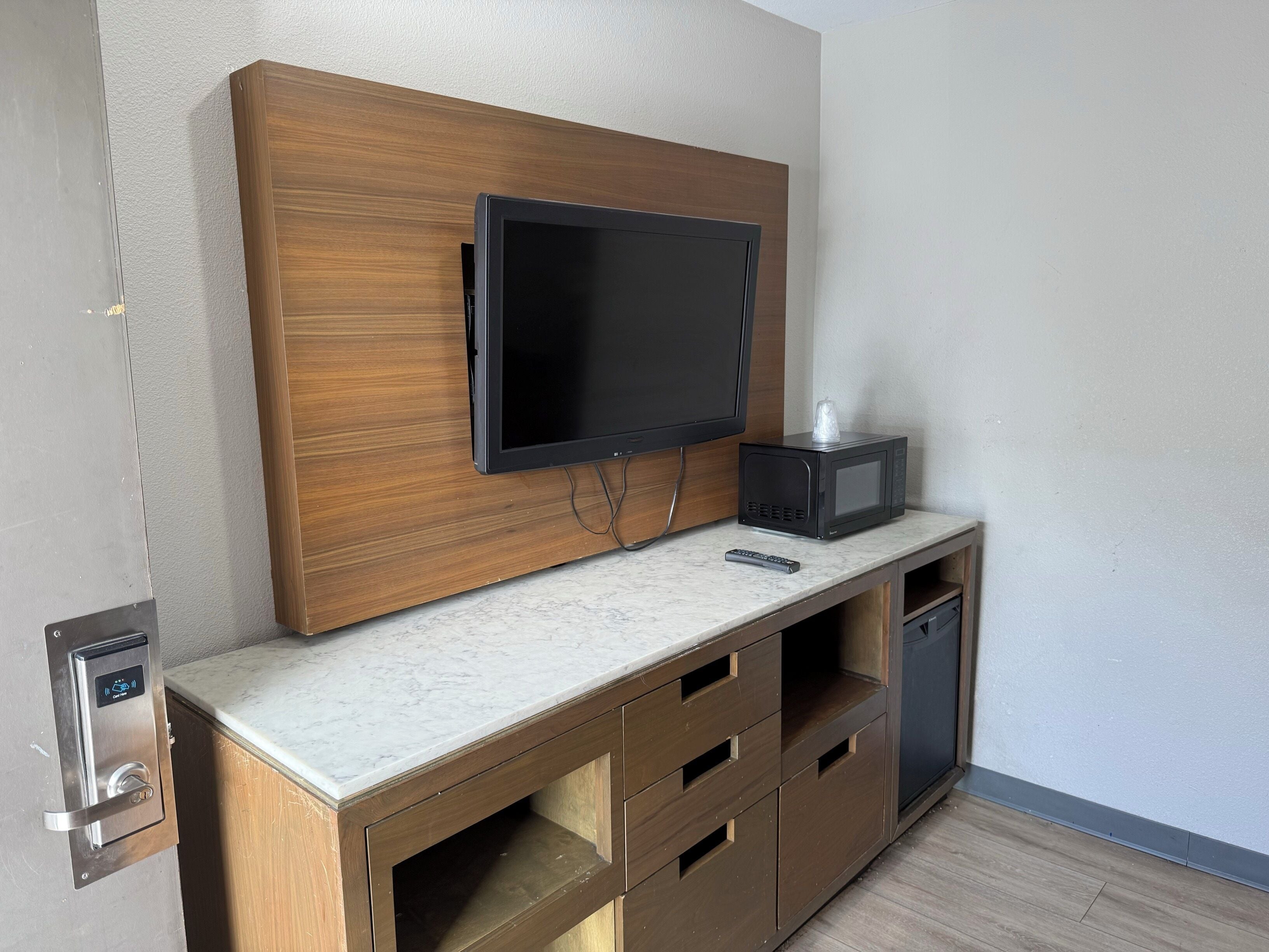 Room, 2 Queen Beds, Non Smoking | Iron/ironing board, free WiFi, bed sheets