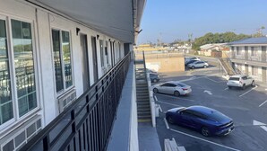 免費自助停車