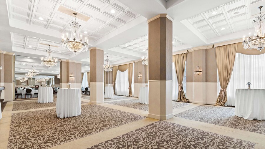 Genetti Hotel, SureStay Collection by Best Western