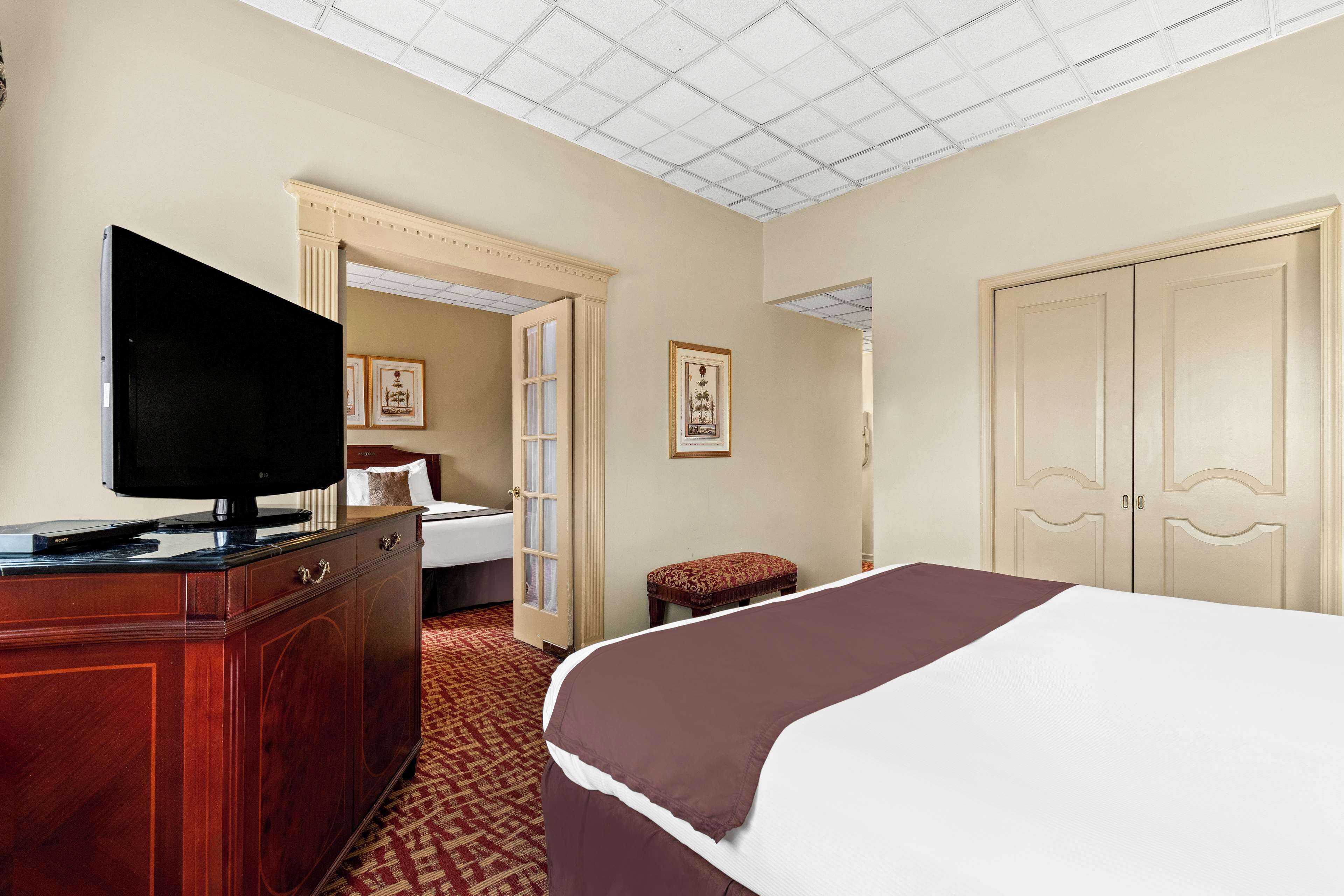 in-room safe, individually decorated, individually furnished