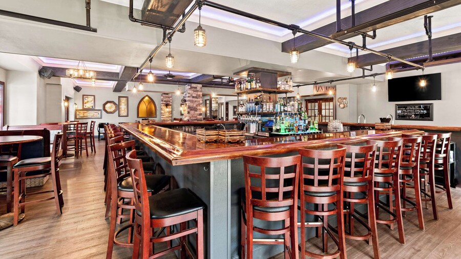 Genetti Hotel, SureStay Collection by Best Western