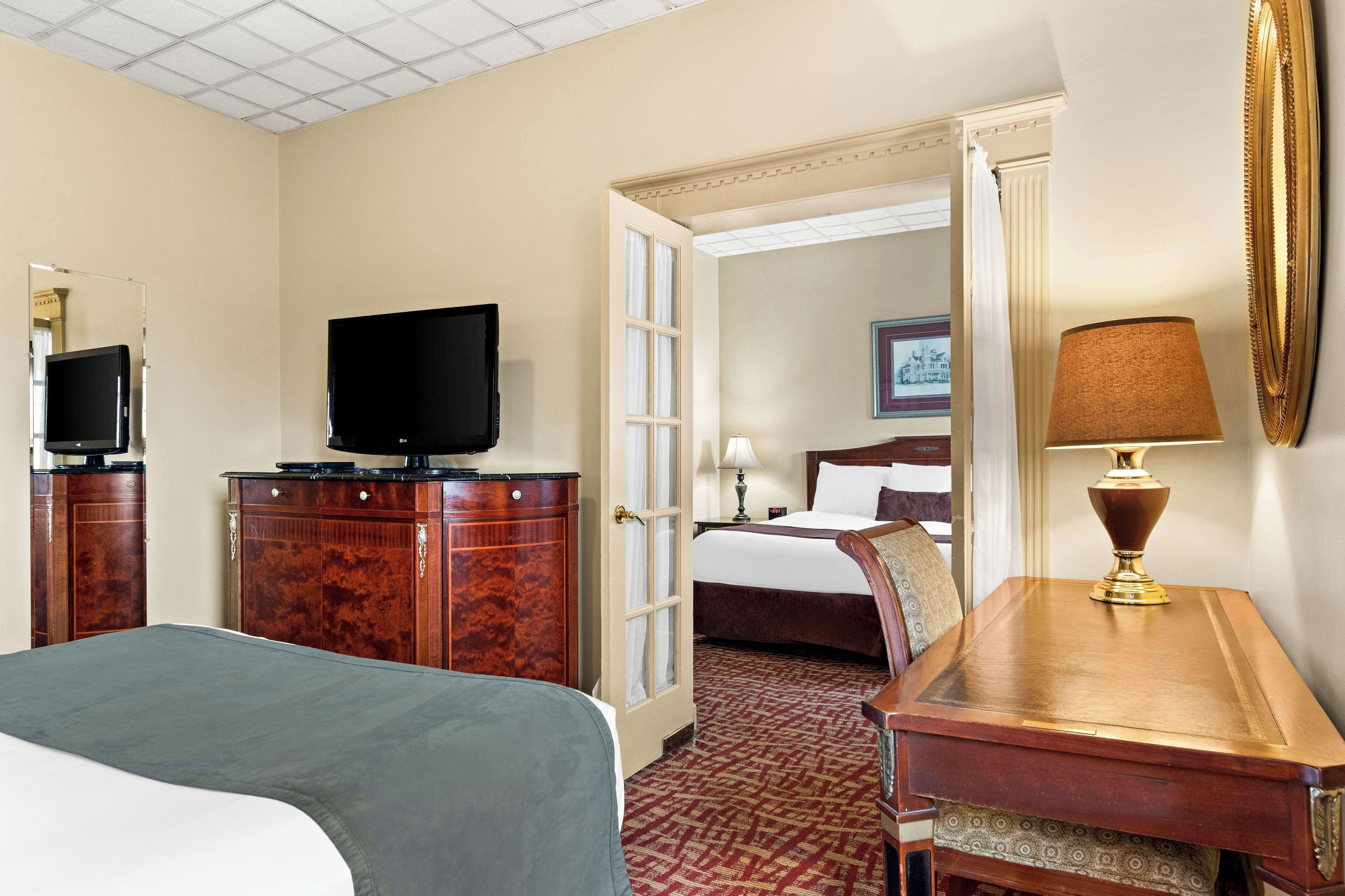 in-room safe, individually decorated, individually furnished