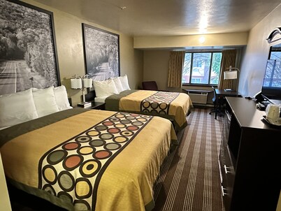 Super 8 by Wyndham Eau Claire WI