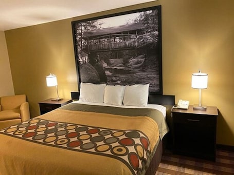 Ropa de cama de alta calidad, colchones con pillow-top y escritorio