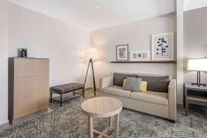 Studio Suite, 1 King Bed with Sofa bed, Non Smoking | Premium bedding, desk, laptop workspace, blackout drapes