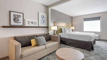 Suite estudio, 1 cama King size y sofá cama, para no fumadores | Ropa de cama de alta calidad y escritorio