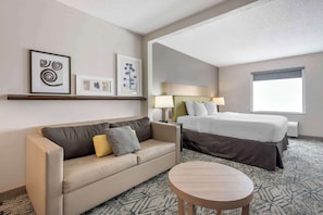 Studio Suite, 1 King Bed with Sofa bed, Non Smoking | Premium bedding, desk, laptop workspace, blackout curtains