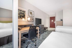 Habitación, 2 camas de matrimonio, no fumadores | Ropa de cama de alta calidad y escritorio