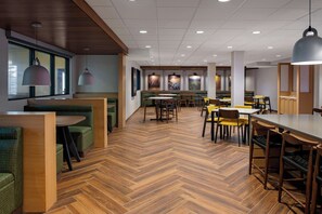 Free daily continental breakfast  - Fairfield by Marriott Inn & Suites Missoula Airport (Missoula)