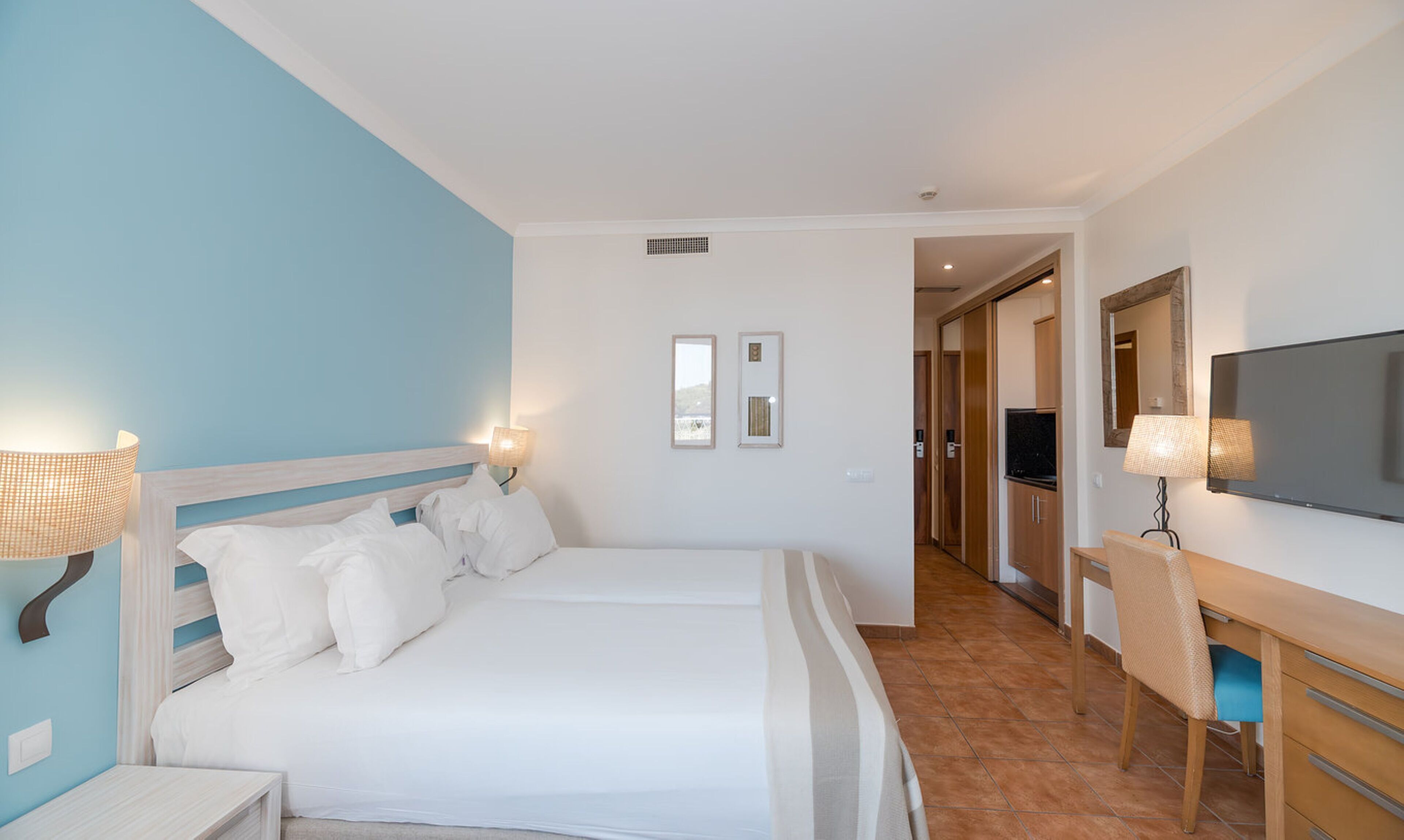 Minibar, in-room safe, desk, soundproofing