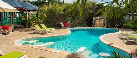 2 outdoor pools, sun loungers