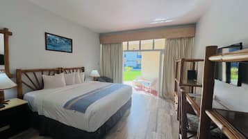 Deluxe Room | In-room safe, cribs/infant beds, rollaway beds, free WiFi