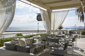 Breakfast, lunch, dinner served; international cuisine  - Mon Repos Palace - Adults Only (Corfu)