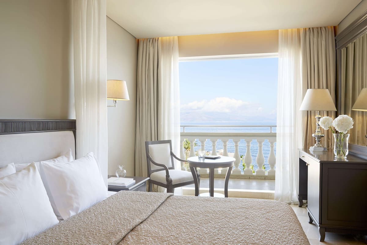 Deluxe Room Sea View | 1 bedroom, in-room safe, free WiFi, bed sheets