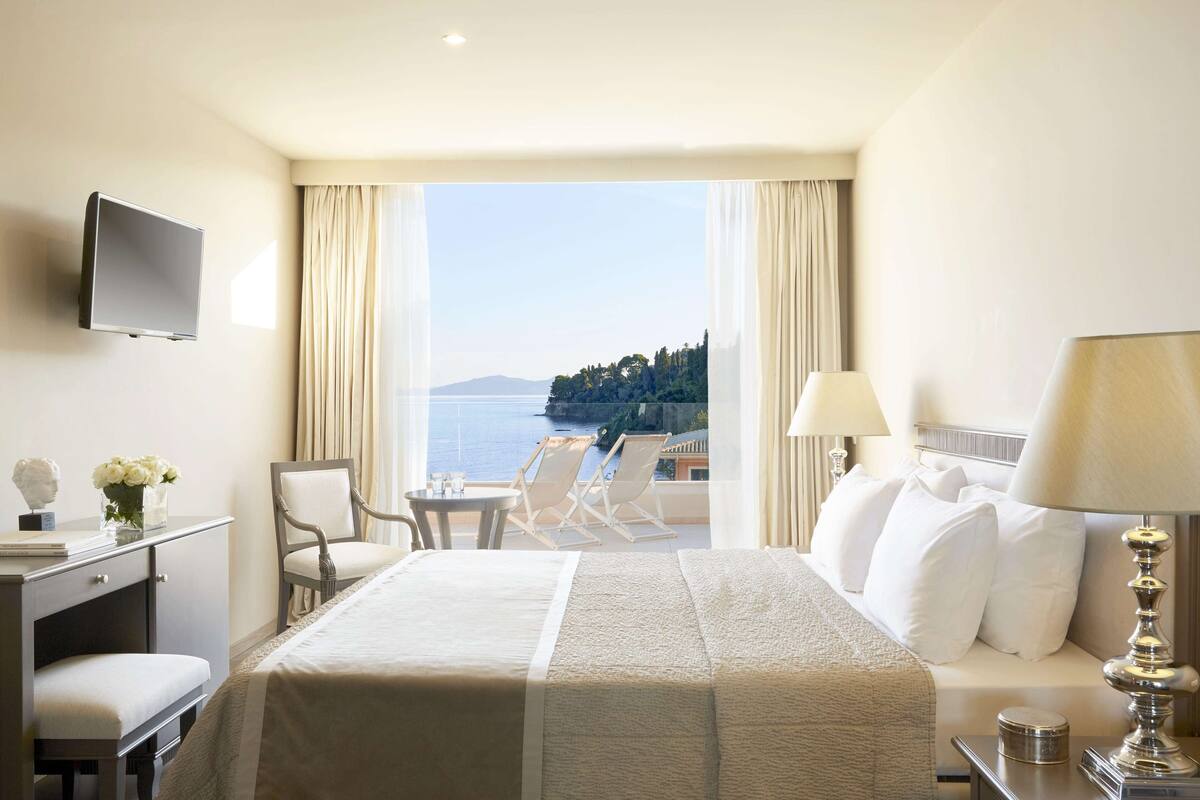 خزنة داخل الغرفة وواي فاي مجانًا وملاءات أسرّة
