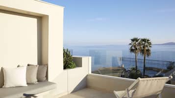 In-room safe, free WiFi, bed sheets