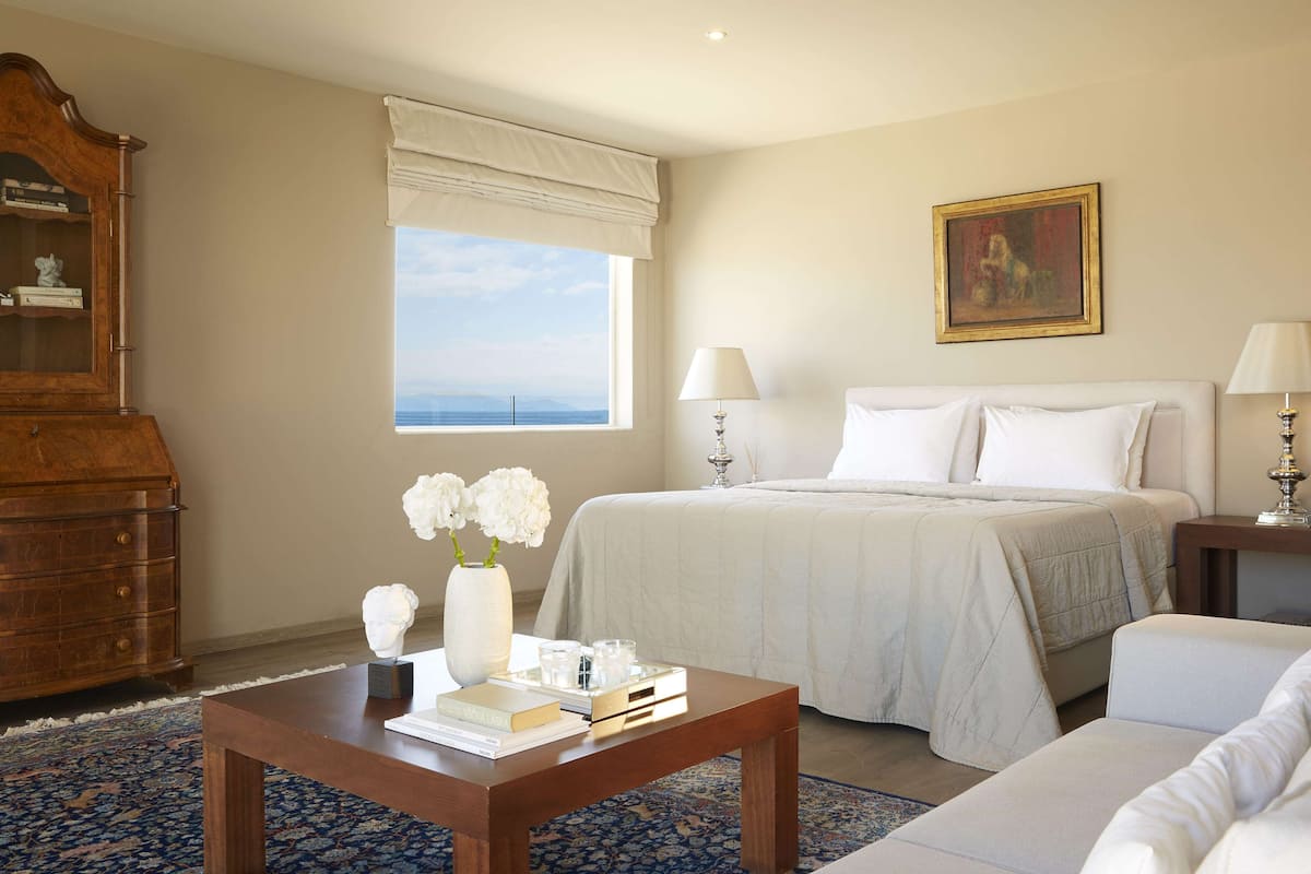Presidential Suite with Balcony and Panoramic Sea View | Una cassaforte in camera, Wi-Fi gratuito, lenzuola