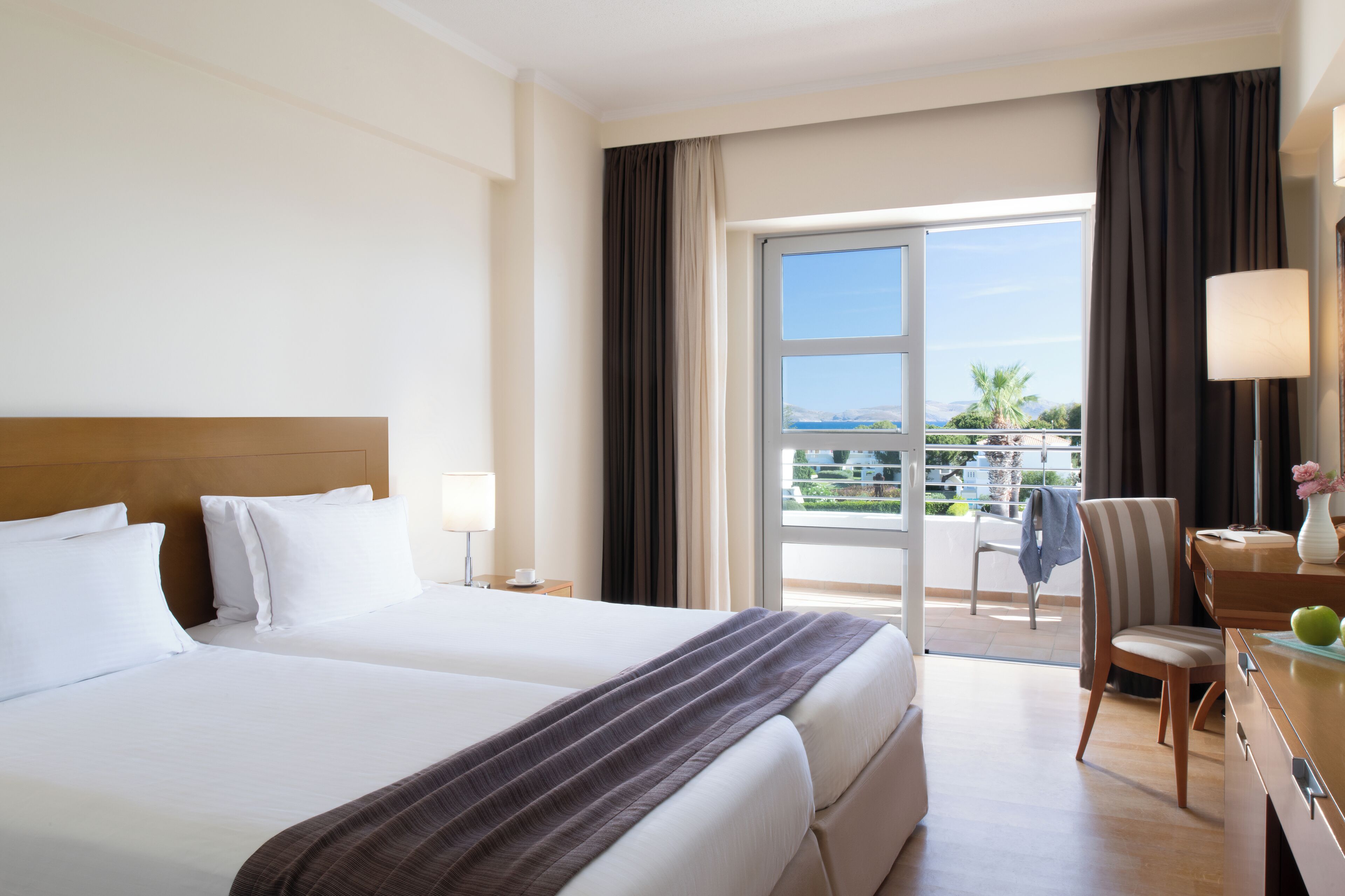 Standard Twin Room Sea View | In-room safe, desk, blackout drapes, soundproofing
