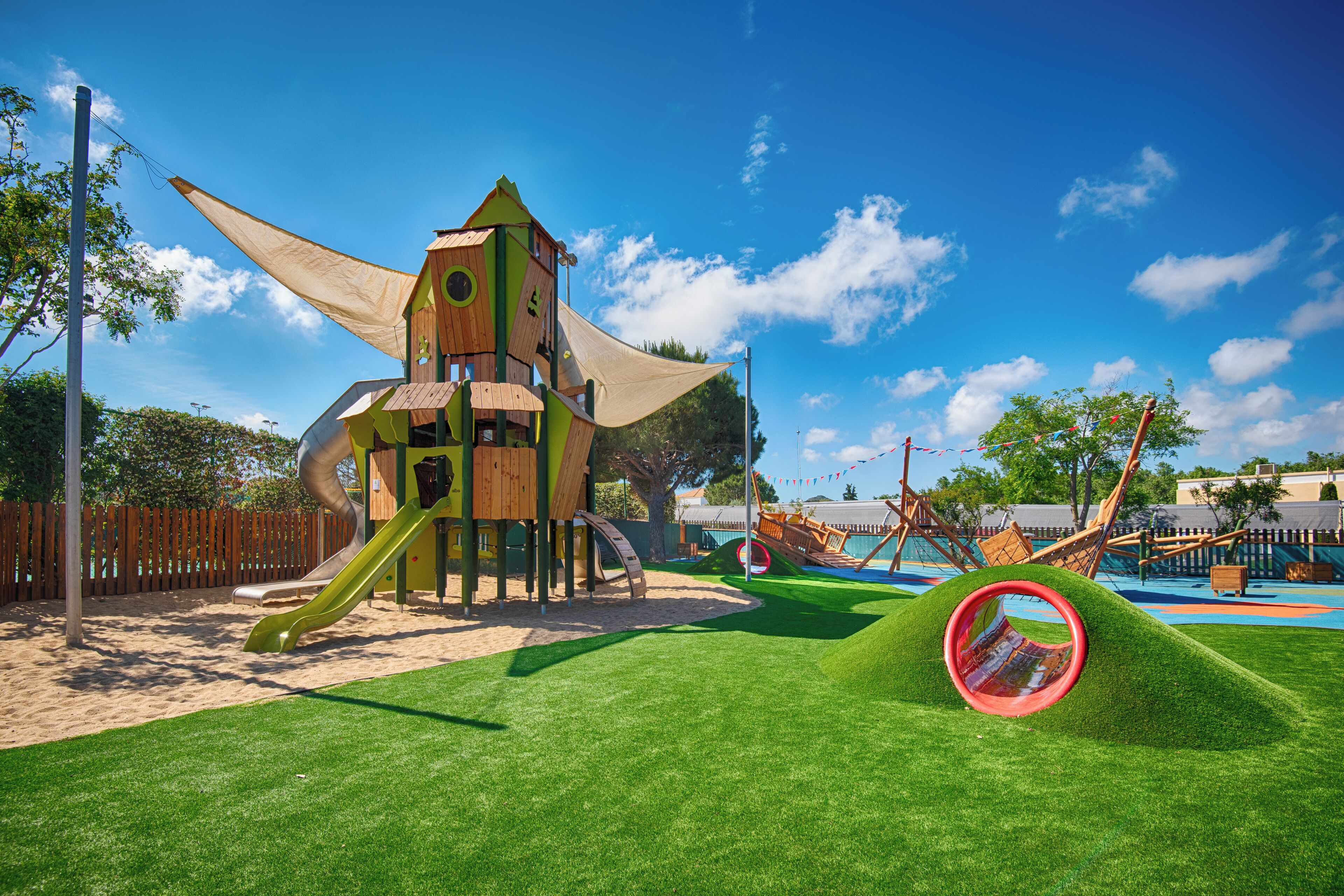 children’s play area – outdoor