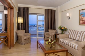 Suíte | 1 quarto, cofres nos quartos, escrivaninha, cortinas blackout