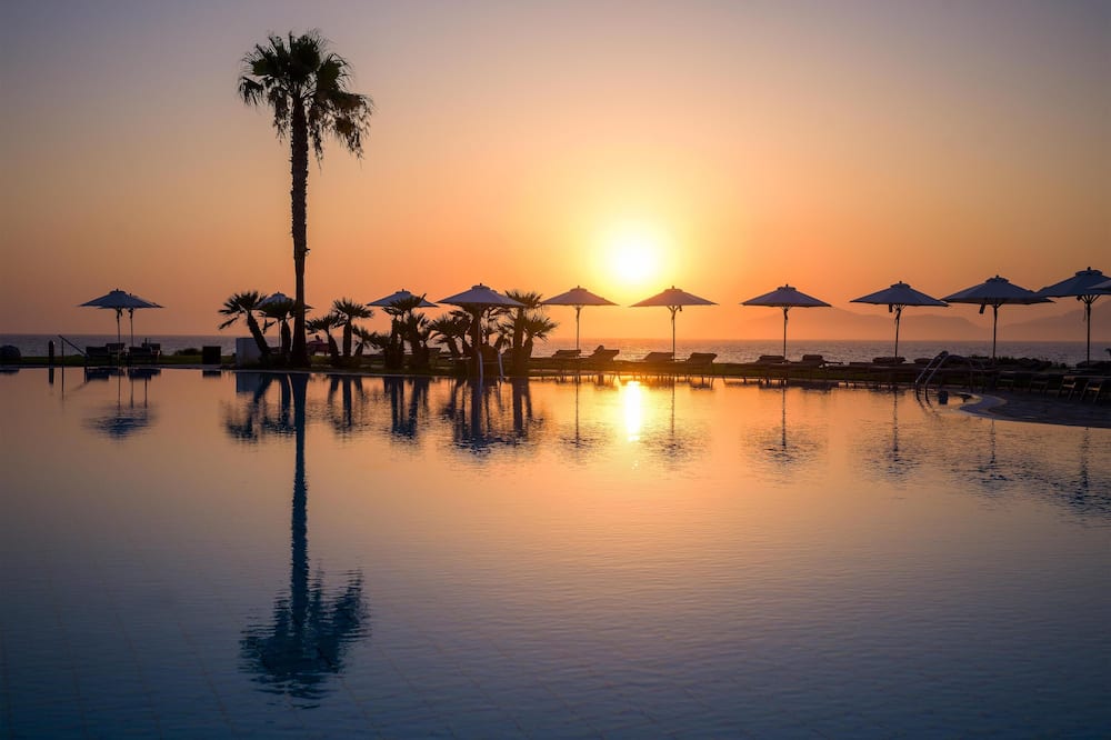 Neptune Luxury Resort