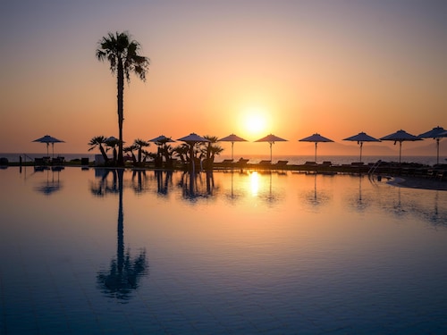 Neptune Luxury Resort