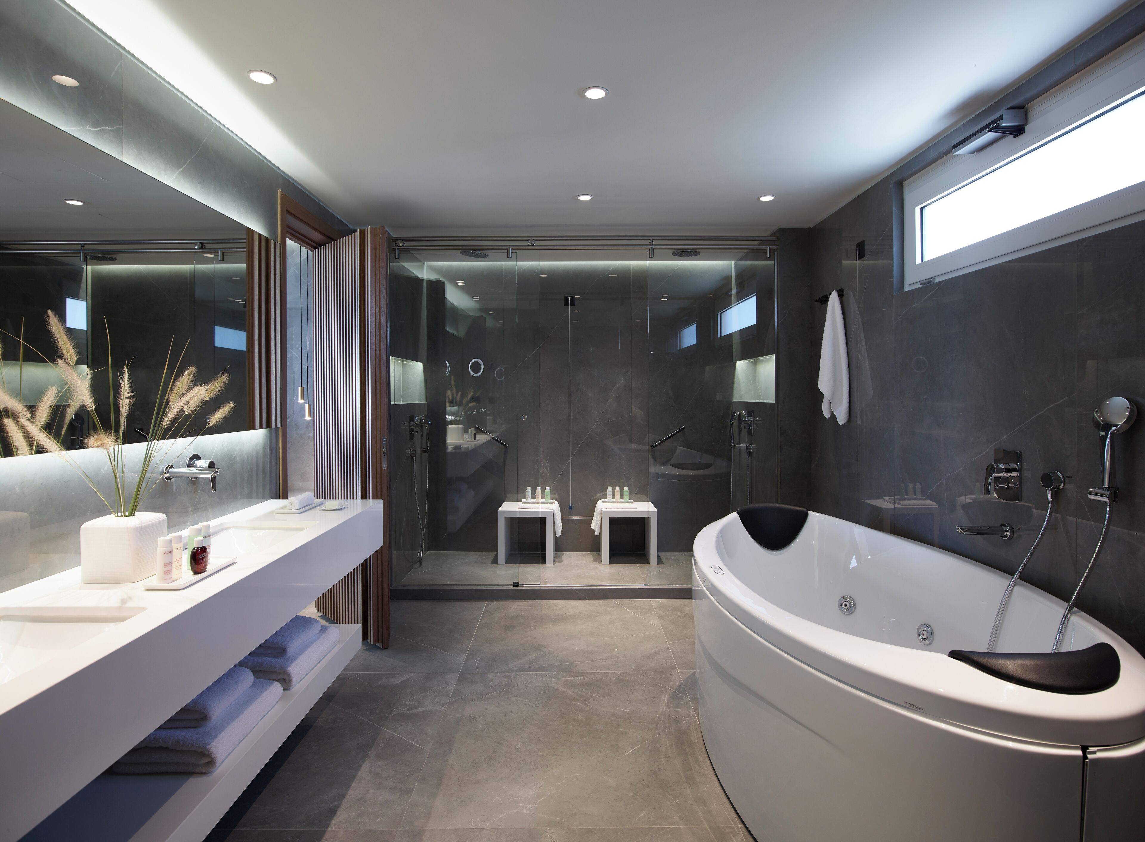 presidential suite, sea view (meltemi) | bathroom | free toiletries, hair dryer, bathrobes, slippers