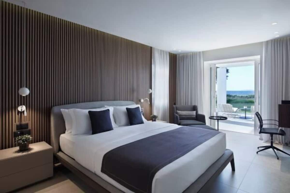 In-room safe, desk, blackout curtains, soundproofing