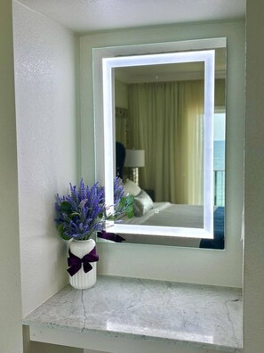 Grand Suite, 1 King Bed with Sofa bed, Ocean View, Beachfront - The Sea Lord Hotel & Suites (Adults Only) (Lauderdale-by-the-Sea)