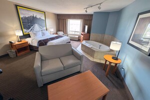 Suite, 1 King Bed, Non Smoking, Jetted Tub