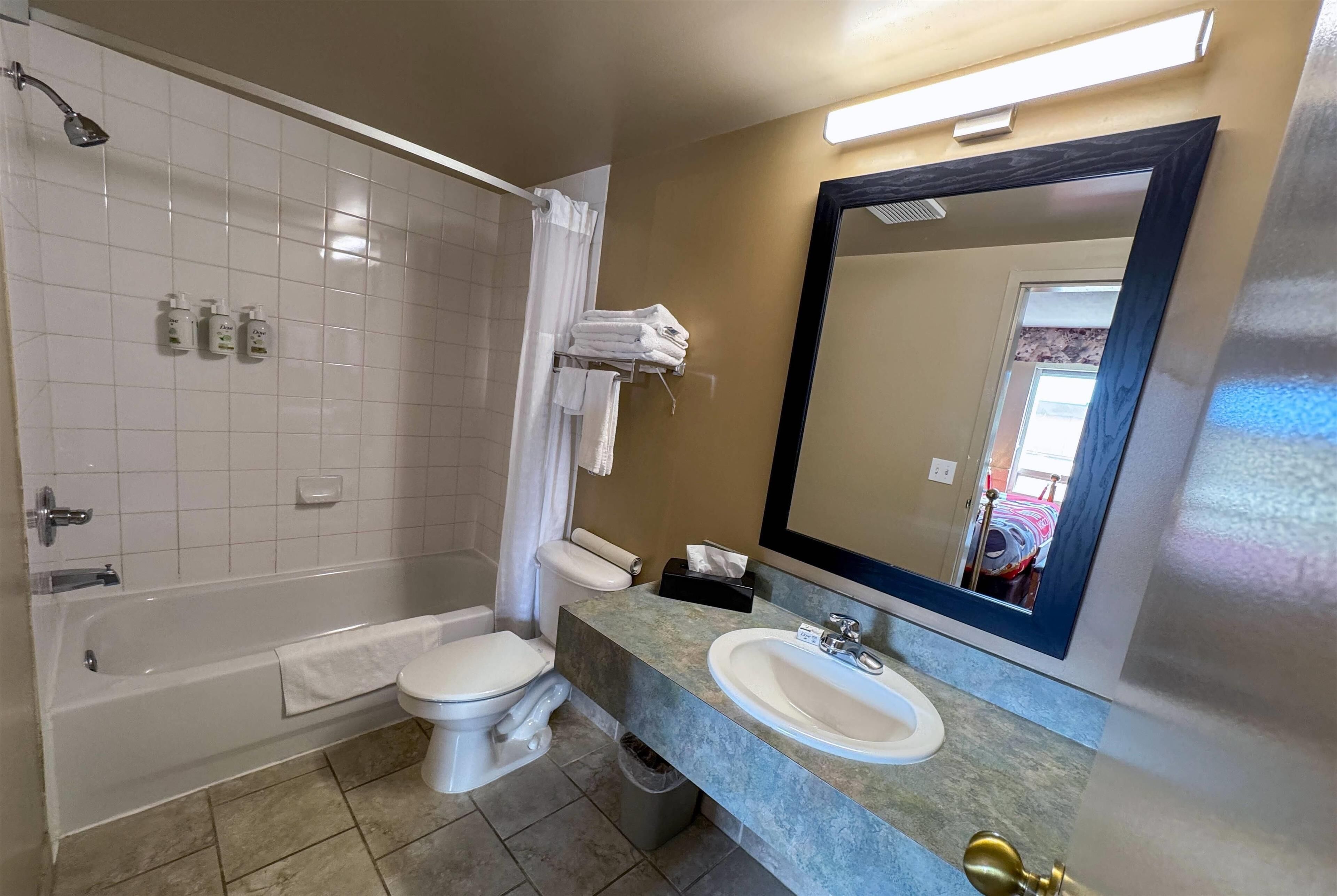 Photo - Super 8 by Wyndham Edmonton South