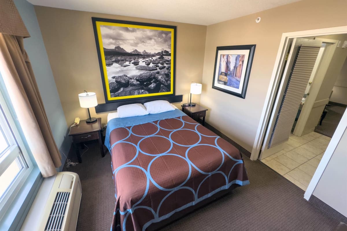 Suite, 1 Queen Bed with Sofa bed, Non Smoking | Desk, iron/ironing board, free cots/infant beds, free WiFi