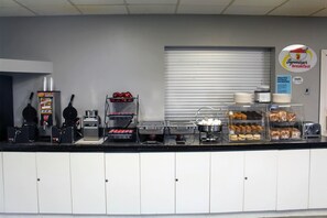 Free daily on-the-go breakfast - Super 8 by Wyndham Edmonton South (Edmonton)