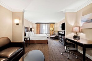 Standardzimmer, 1 King-Bett, Nichtraucher (with Single Sofabed) | Hochwertige Bettwaren, Daunenbettdecken, Pillowtop-Betten, Schreibtisch