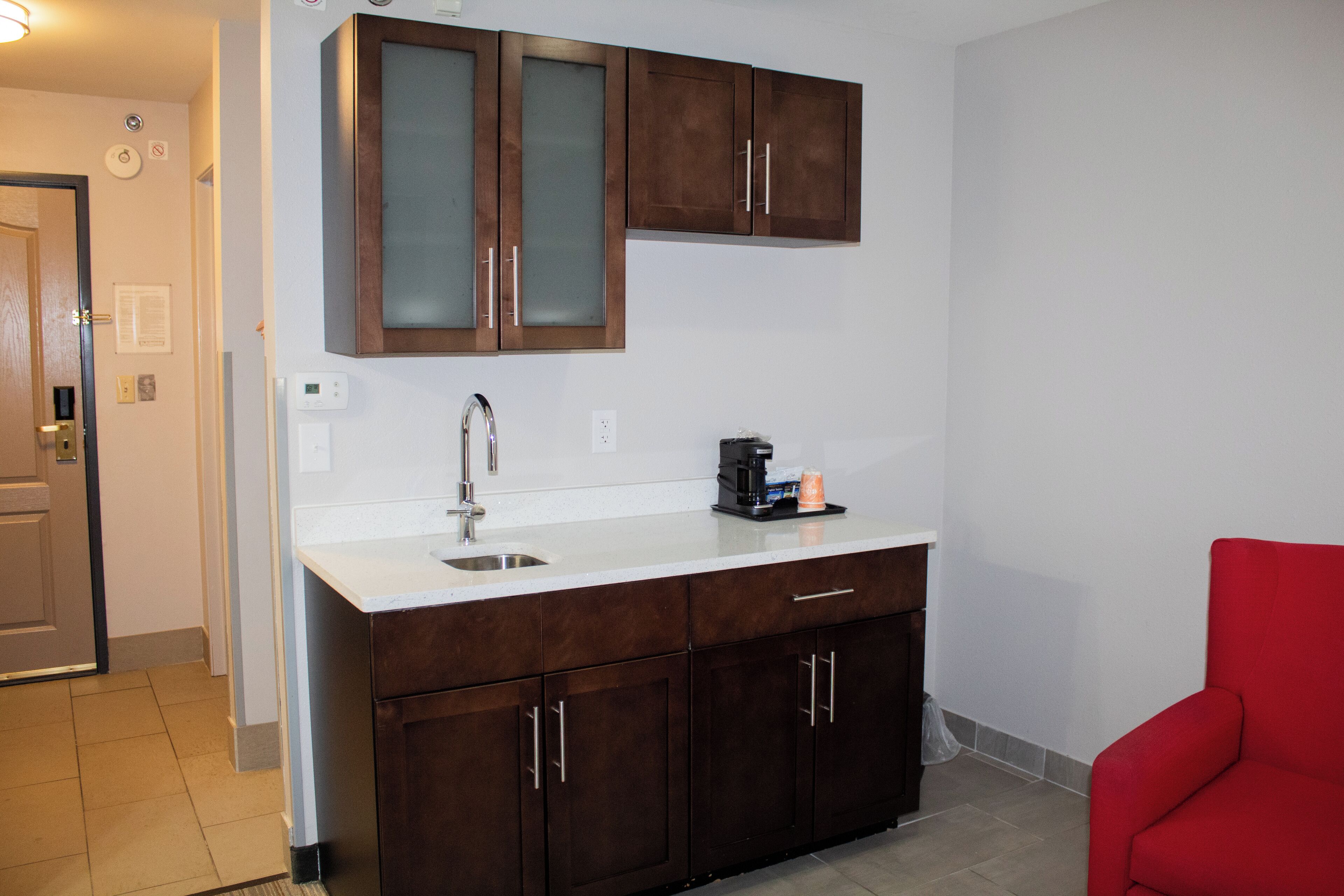 room, 1 king bed, non smoking (wet bar) | in-room safe, desk, laptop workspace, blackout curtains