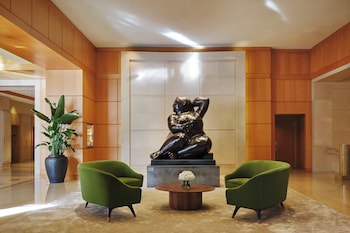 Lobby lounge at Four Seasons Hotel Miami