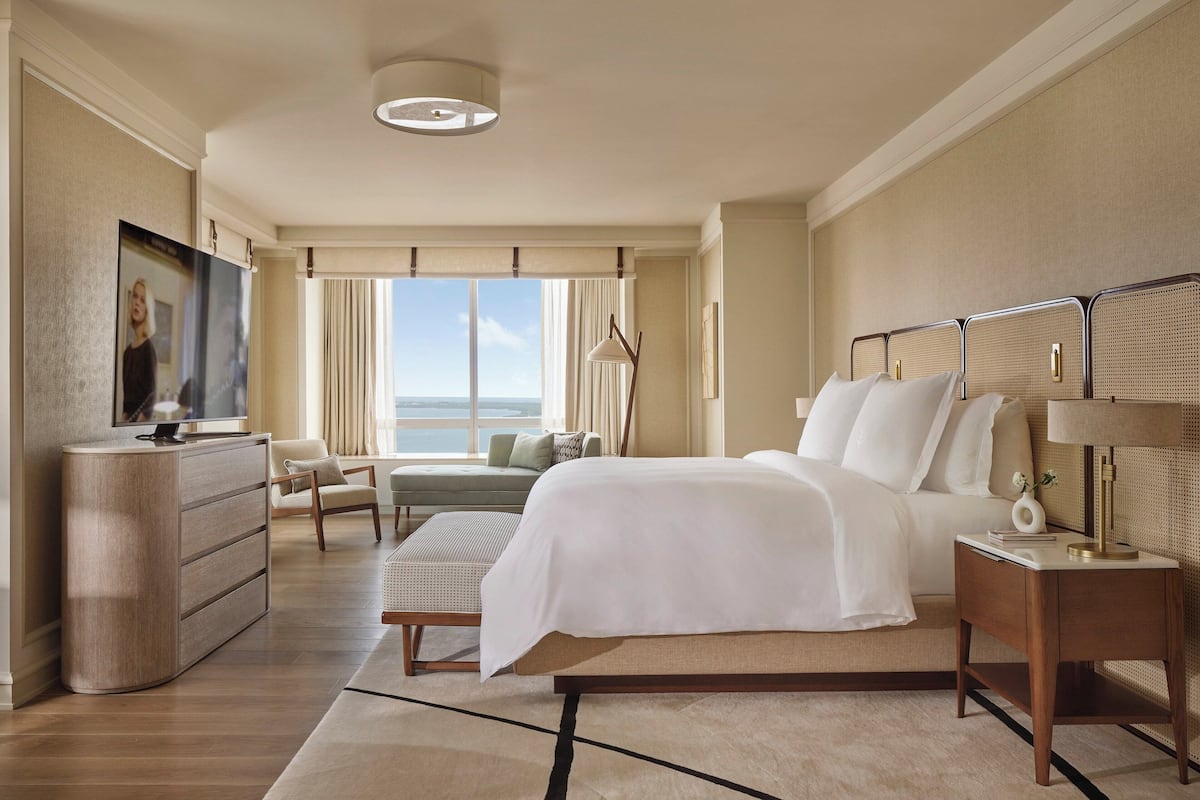 presidential suite (bayfront) | hypo-allergenic bedding, down duvets, pillow-top beds, minibar
