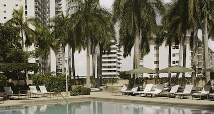 Four Seasons Hotel Miami