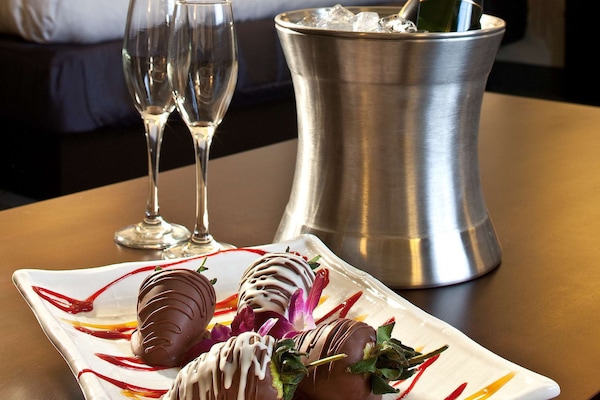 Egyptian cotton sheets, premium bedding, down duvets, pillow-top beds